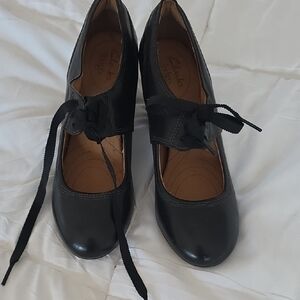 Clarks Women's Black Leather Flats with Bow